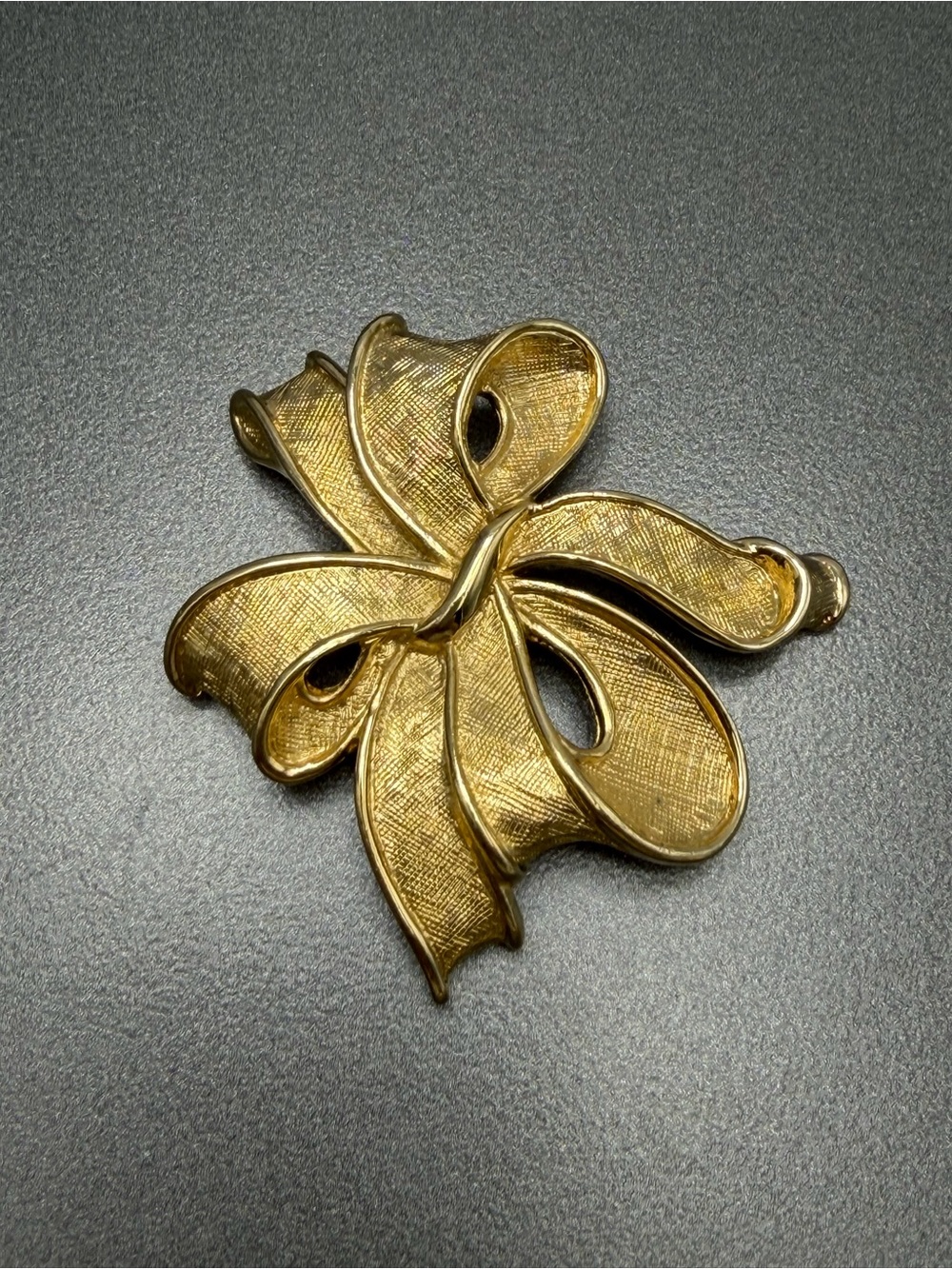 Vintage Trifari Ribbon Brooch